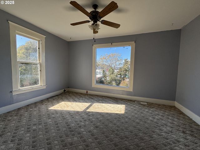 503 Se CHADWICK St, Roseburg, OR 97470