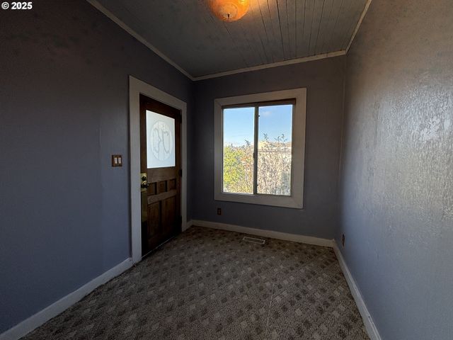 503 Se CHADWICK St, Roseburg, OR 97470