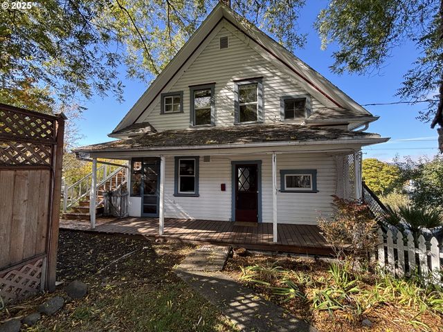 503 Se CHADWICK St, Roseburg, OR 97470