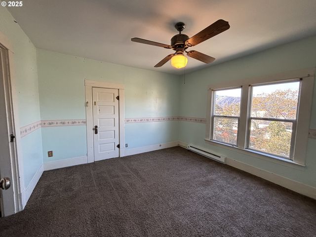 503 Se CHADWICK St, Roseburg, OR 97470