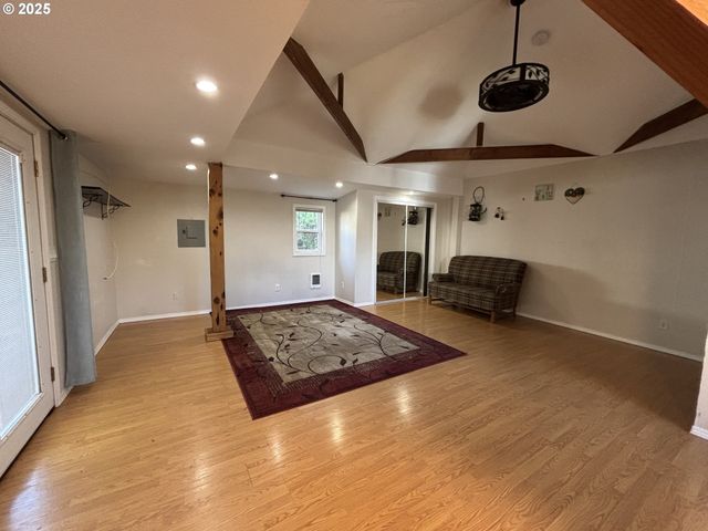 503 Se CHADWICK St, Roseburg, OR 97470