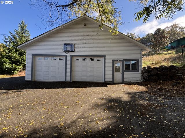 503 Se CHADWICK St, Roseburg, OR 97470