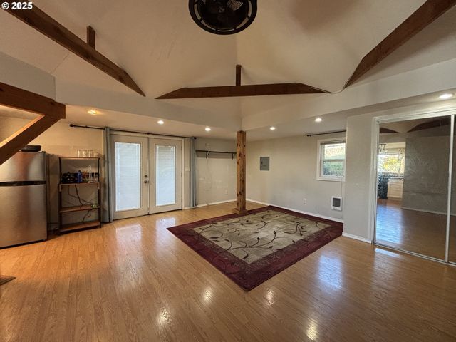 503 Se CHADWICK St, Roseburg, OR 97470