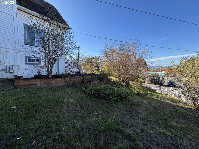 503 Se CHADWICK St, Roseburg, OR 97470