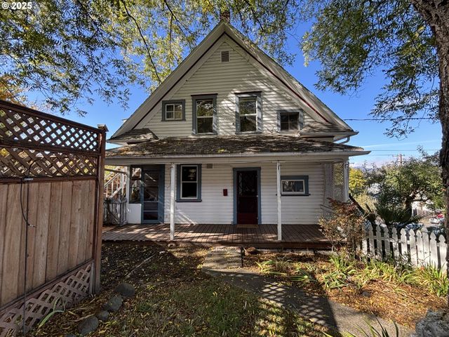 503 Se CHADWICK St, Roseburg, OR 97470