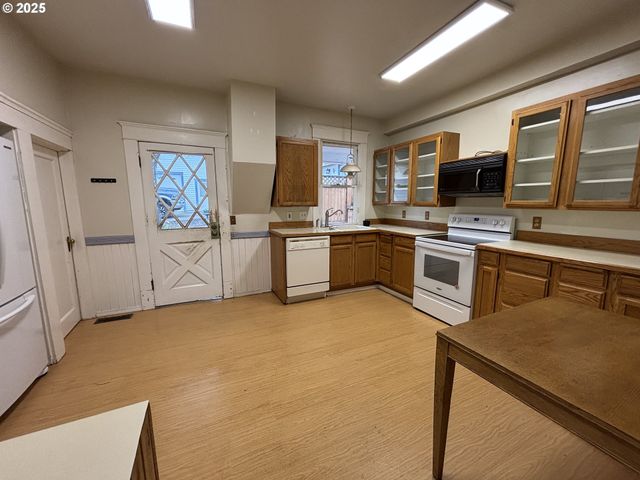 503 Se CHADWICK St, Roseburg, OR 97470