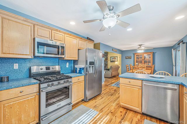 8 Sommerset Drive, Yaphank, NY 11980