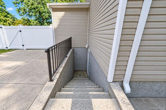 8 Sommerset Drive, Yaphank, NY 11980