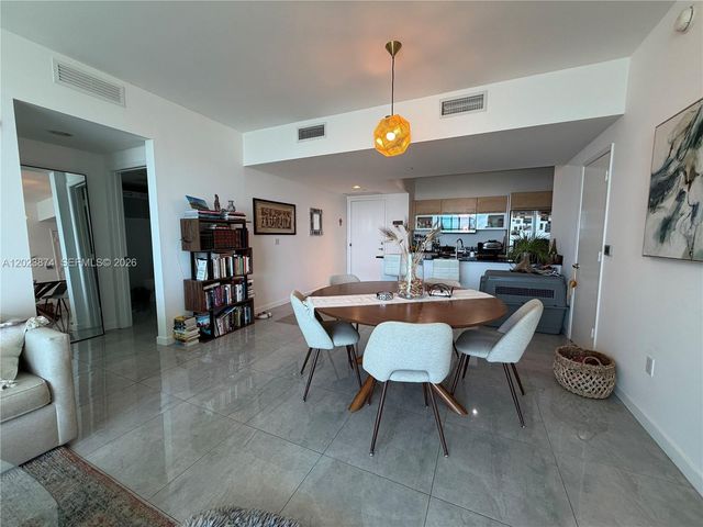 951 Brickell Ave 2006, Miami, FL 33131