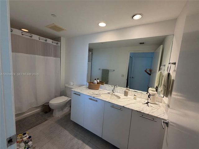 951 Brickell Ave 2006, Miami, FL 33131