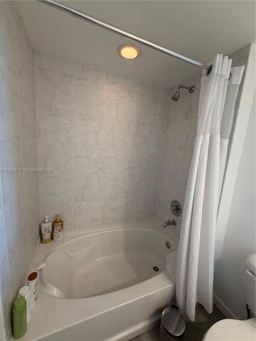 951 Brickell Ave 2006, Miami, FL 33131