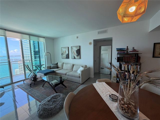 951 Brickell Ave 2006, Miami, FL 33131