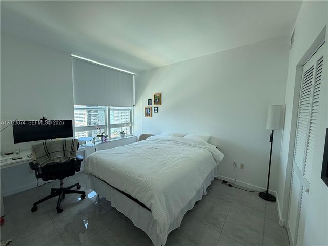 951 Brickell Ave 2006, Miami, FL 33131