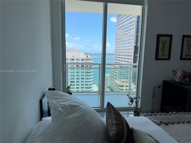 951 Brickell Ave 2006, Miami, FL 33131
