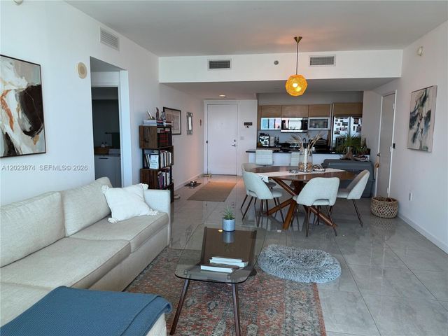 951 Brickell Ave 2006, Miami, FL 33131