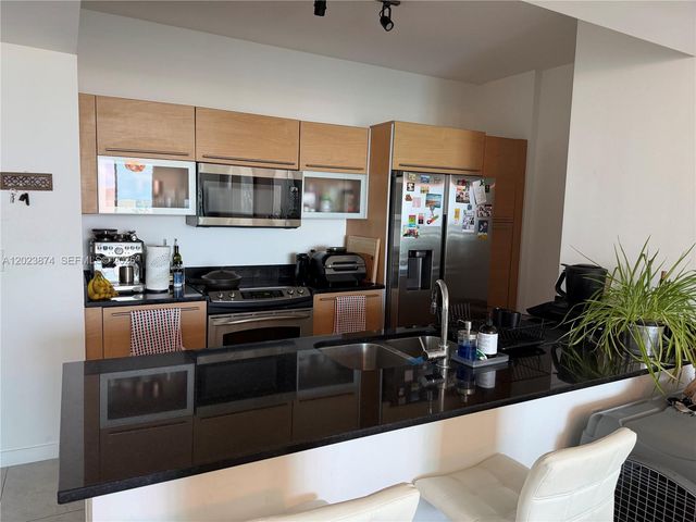 951 Brickell Ave 2006, Miami, FL 33131