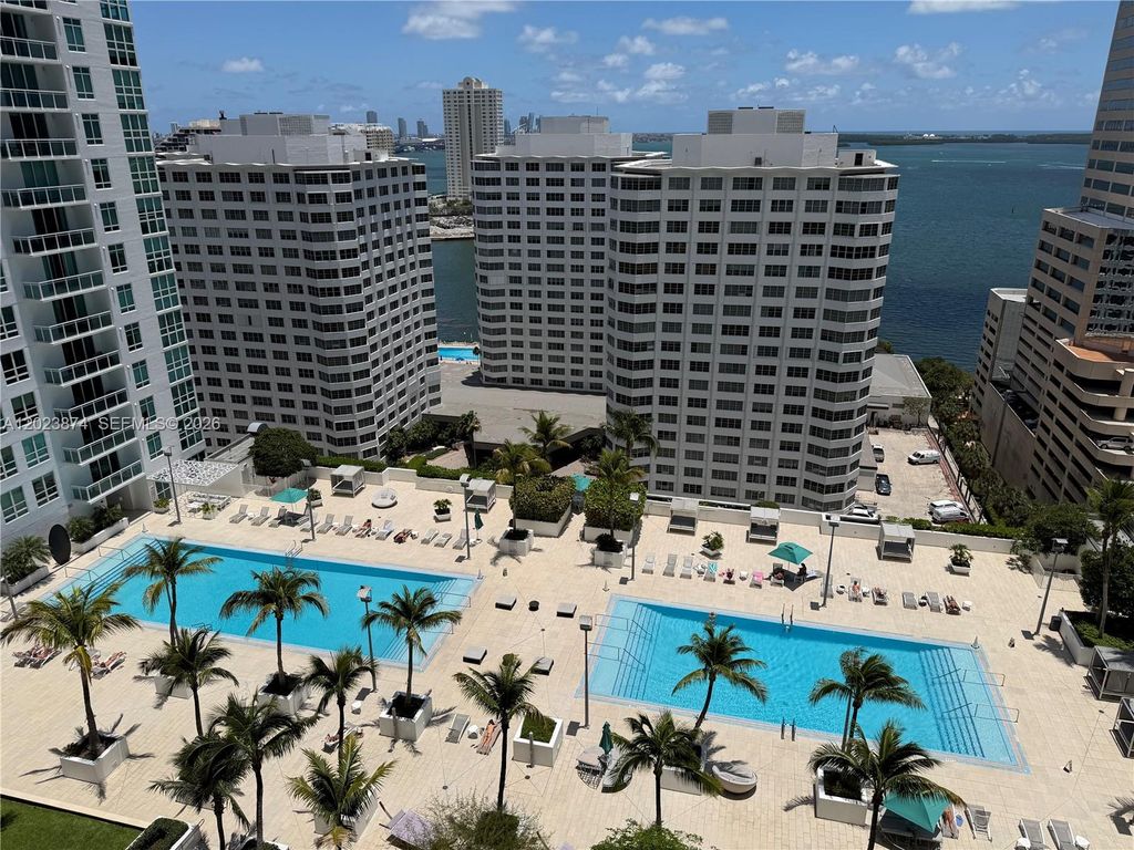 951 Brickell Ave 2006, Miami, FL 33131
