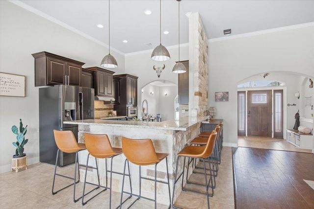 107 E Tanglebriar CT, Bastrop, TX 78602