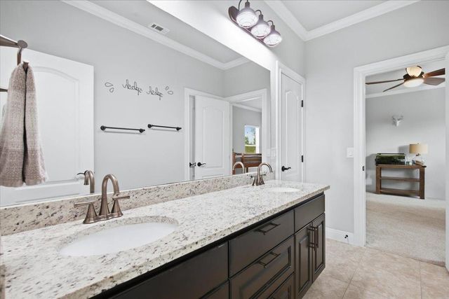 107 E Tanglebriar CT, Bastrop, TX 78602