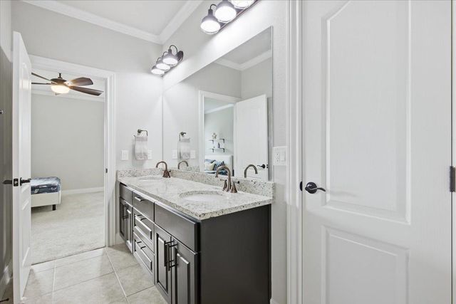 107 E Tanglebriar CT, Bastrop, TX 78602