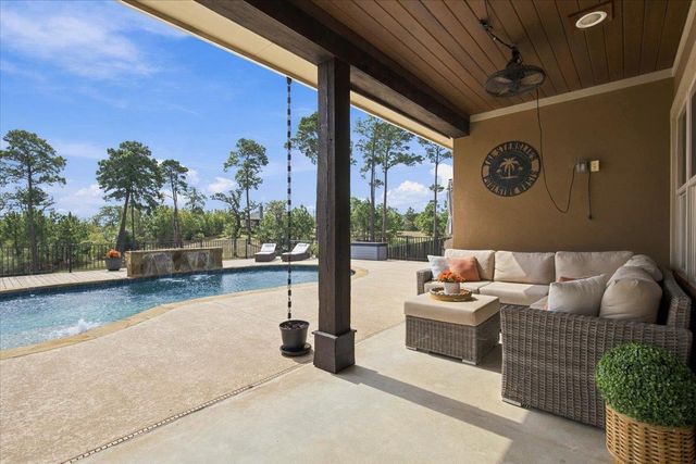 107 E Tanglebriar CT, Bastrop, TX 78602