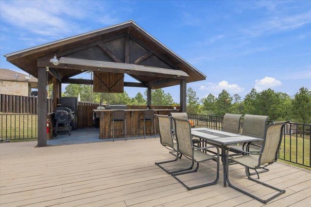 107 E Tanglebriar CT, Bastrop, TX 78602