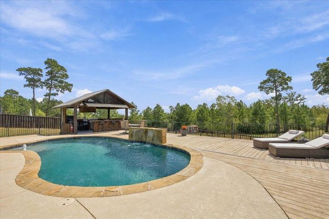 107 E Tanglebriar CT, Bastrop, TX 78602