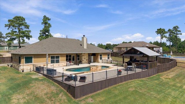 107 E Tanglebriar CT, Bastrop, TX 78602
