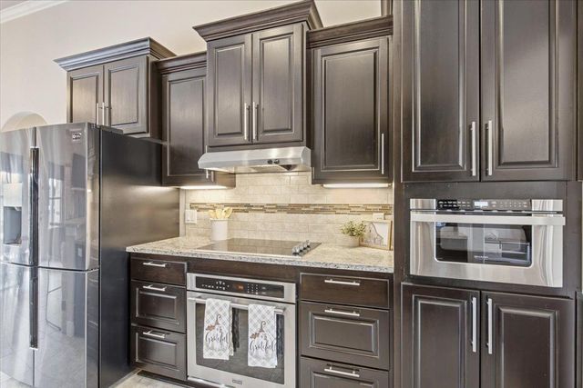 107 E Tanglebriar CT, Bastrop, TX 78602