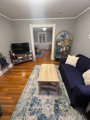 35 Mendelssohn St 2, Boston, MA 02131