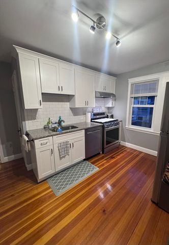 35 Mendelssohn St 2, Boston, MA 02131