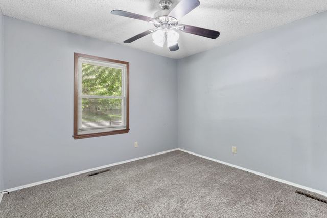 3012 W Countryside Drive, Springfield, MO 65807