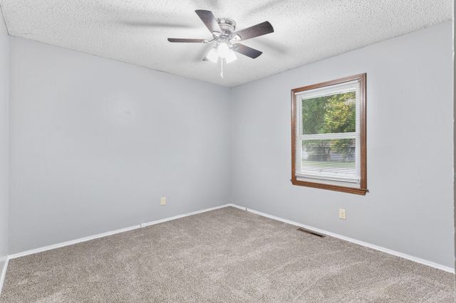 3012 W Countryside Drive, Springfield, MO 65807