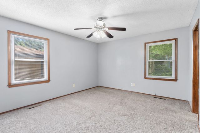 3012 W Countryside Drive, Springfield, MO 65807
