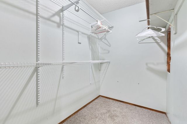 3012 W Countryside Drive, Springfield, MO 65807