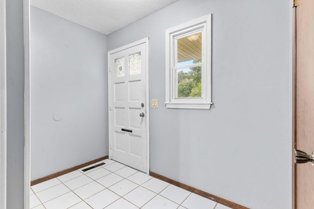 3012 W Countryside Drive, Springfield, MO 65807