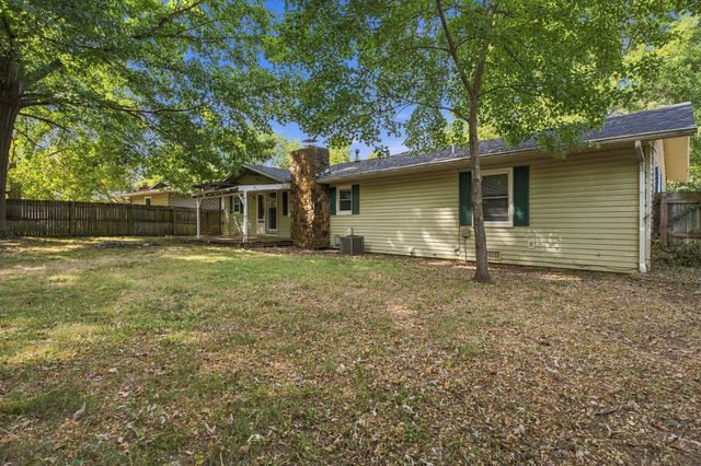 3012 W Countryside Drive, Springfield, MO 65807