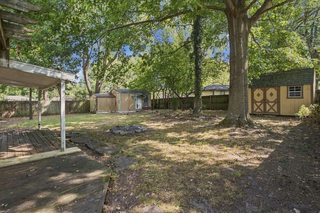 3012 W Countryside Drive, Springfield, MO 65807
