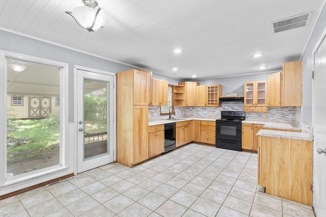 3012 W Countryside Drive, Springfield, MO 65807