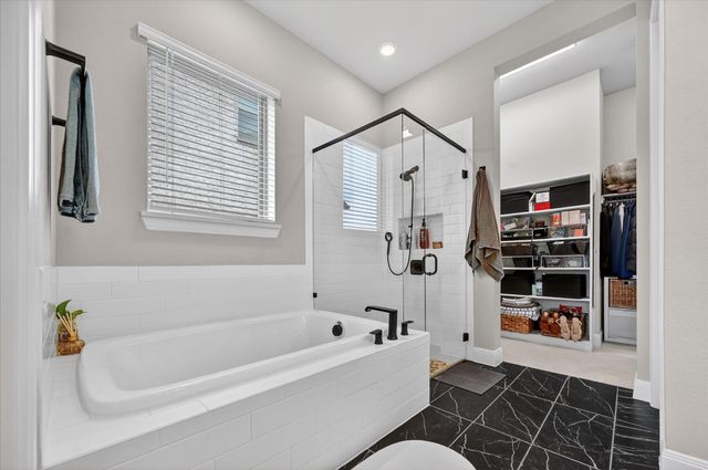 624 Treaty Oak Drive, Lewisville, TX 75056