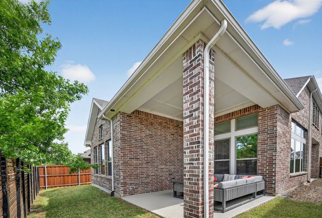 624 Treaty Oak Drive, Lewisville, TX 75056