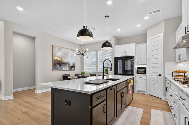 624 Treaty Oak Drive, Lewisville, TX 75056