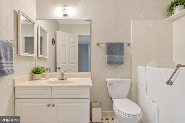 1182 BAY HIGHLANDS DR, Annapolis, MD 21403