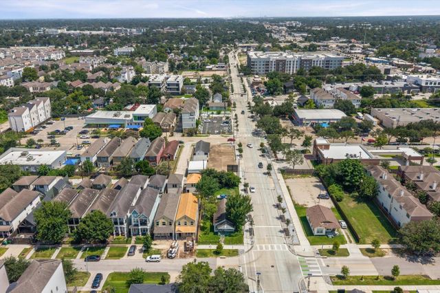 801 W 22nd Street, Houston, TX 77008