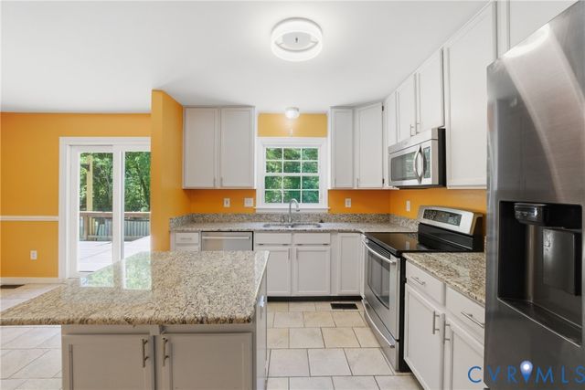 2512 Brookforest Rd, Midlothian, VA 23112