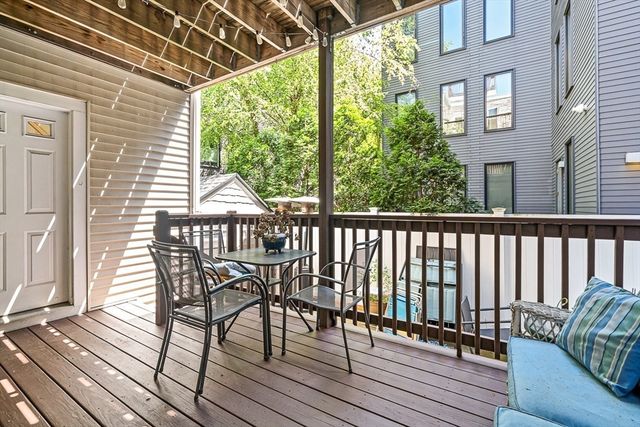 12 I St 1, Boston, MA 02127