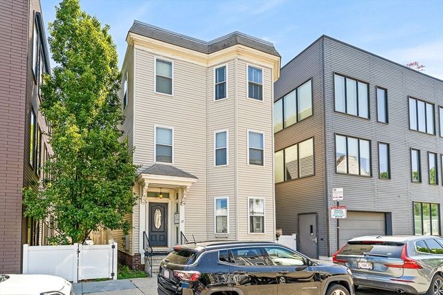 12 I St 1, Boston, MA 02127