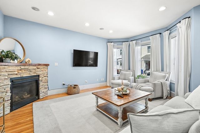 12 I St 1, Boston, MA 02127