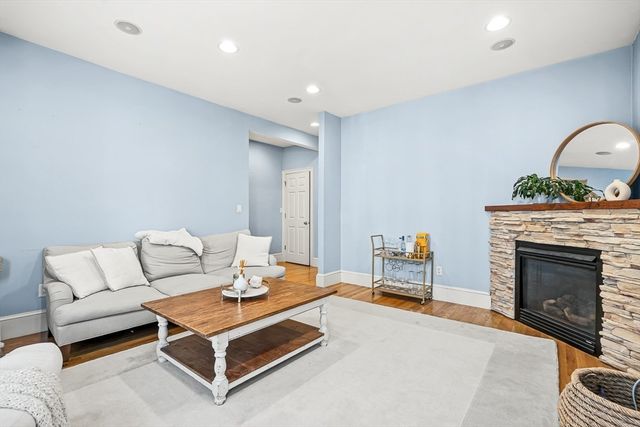 12 I St 1, Boston, MA 02127