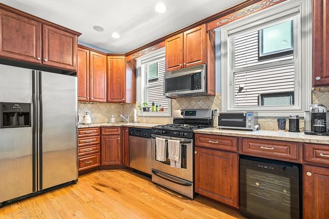 12 I St 1, Boston, MA 02127